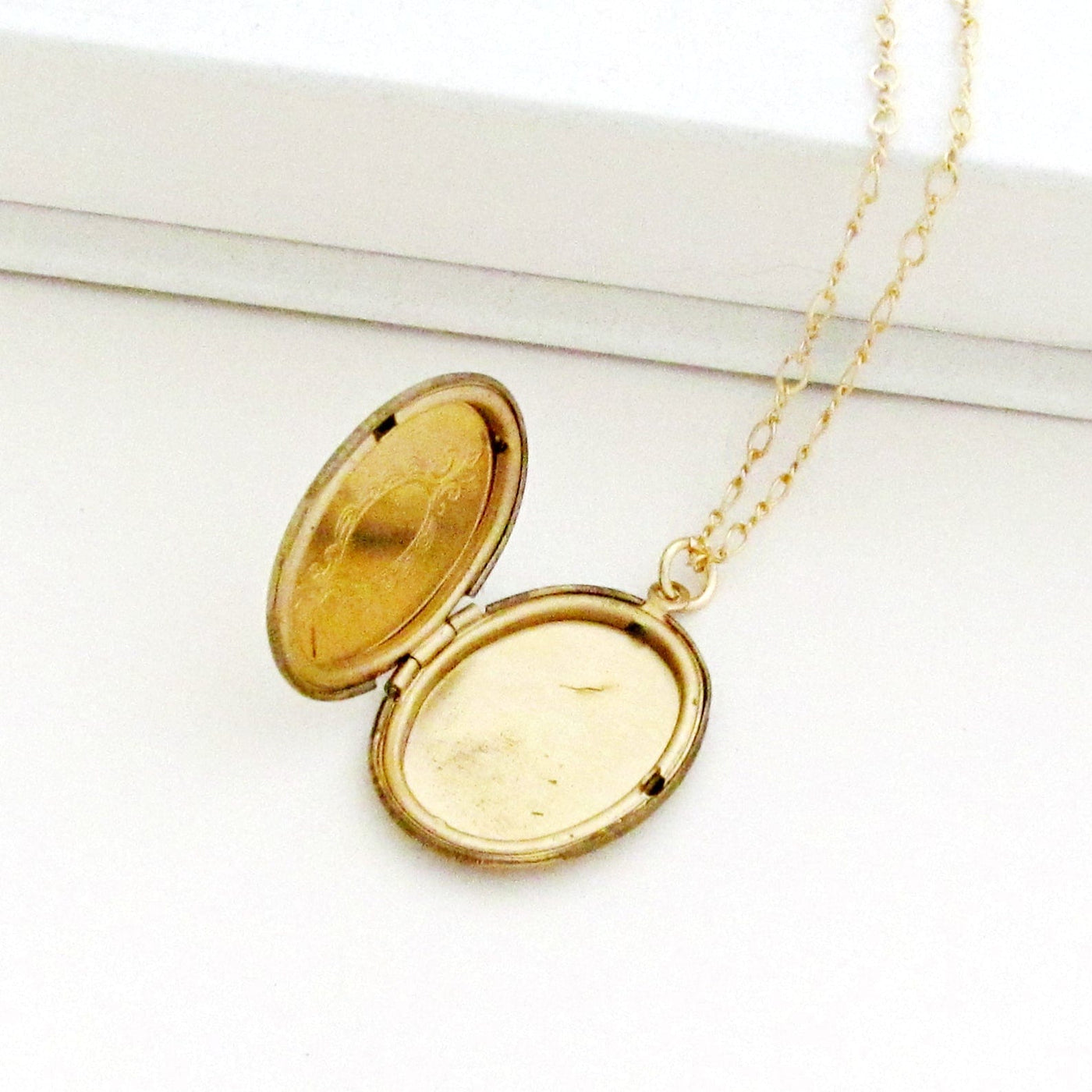 Classic Gold Oval Locket