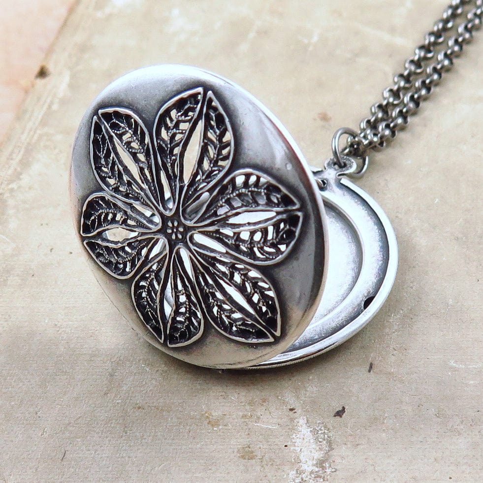 Vintage Silver Round Flower Locket - Lauren Blythe Designs